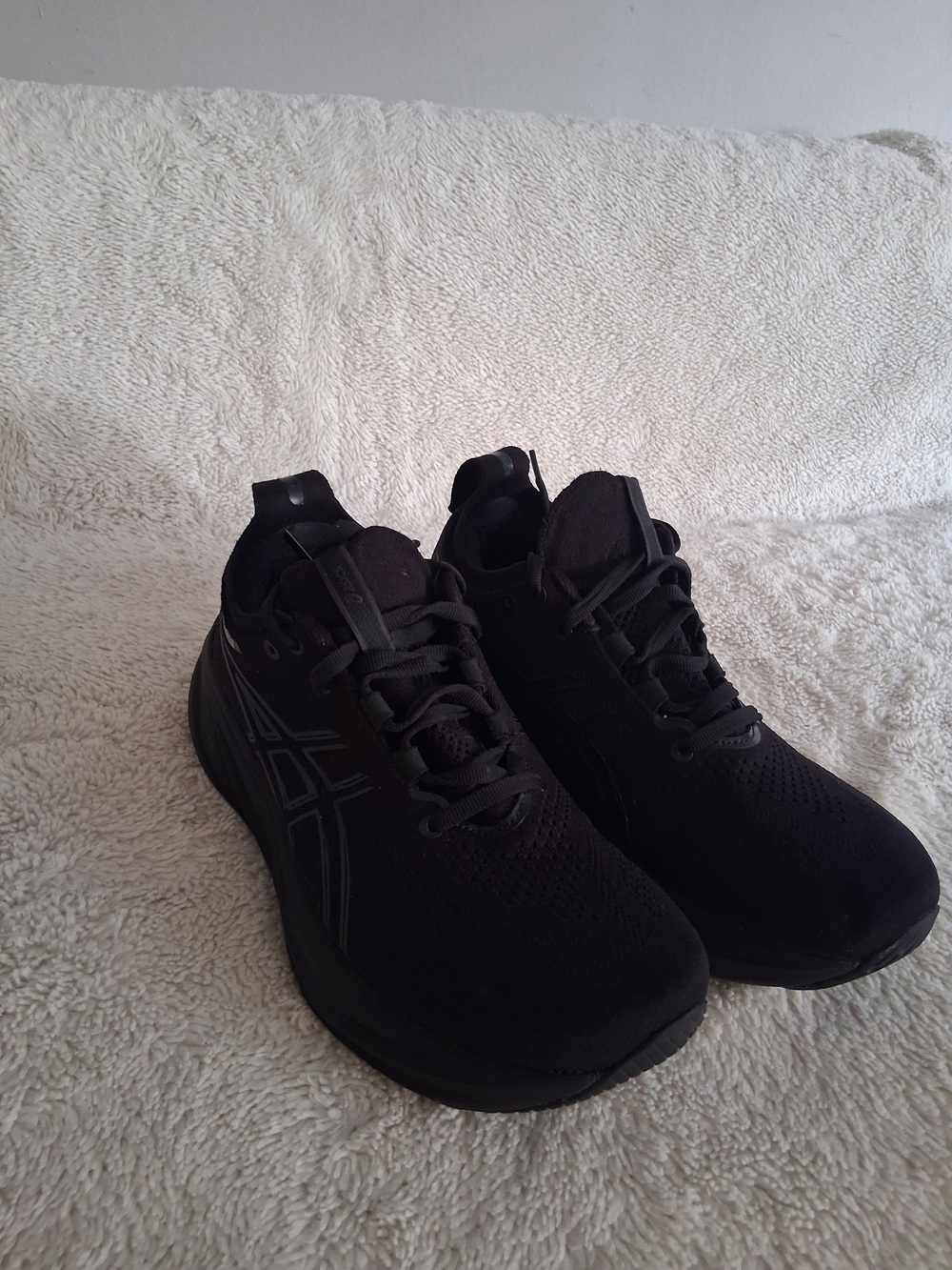 ASICS GEL-NIMBUS 26 Women's Black US 7.5 Athletic Shoes